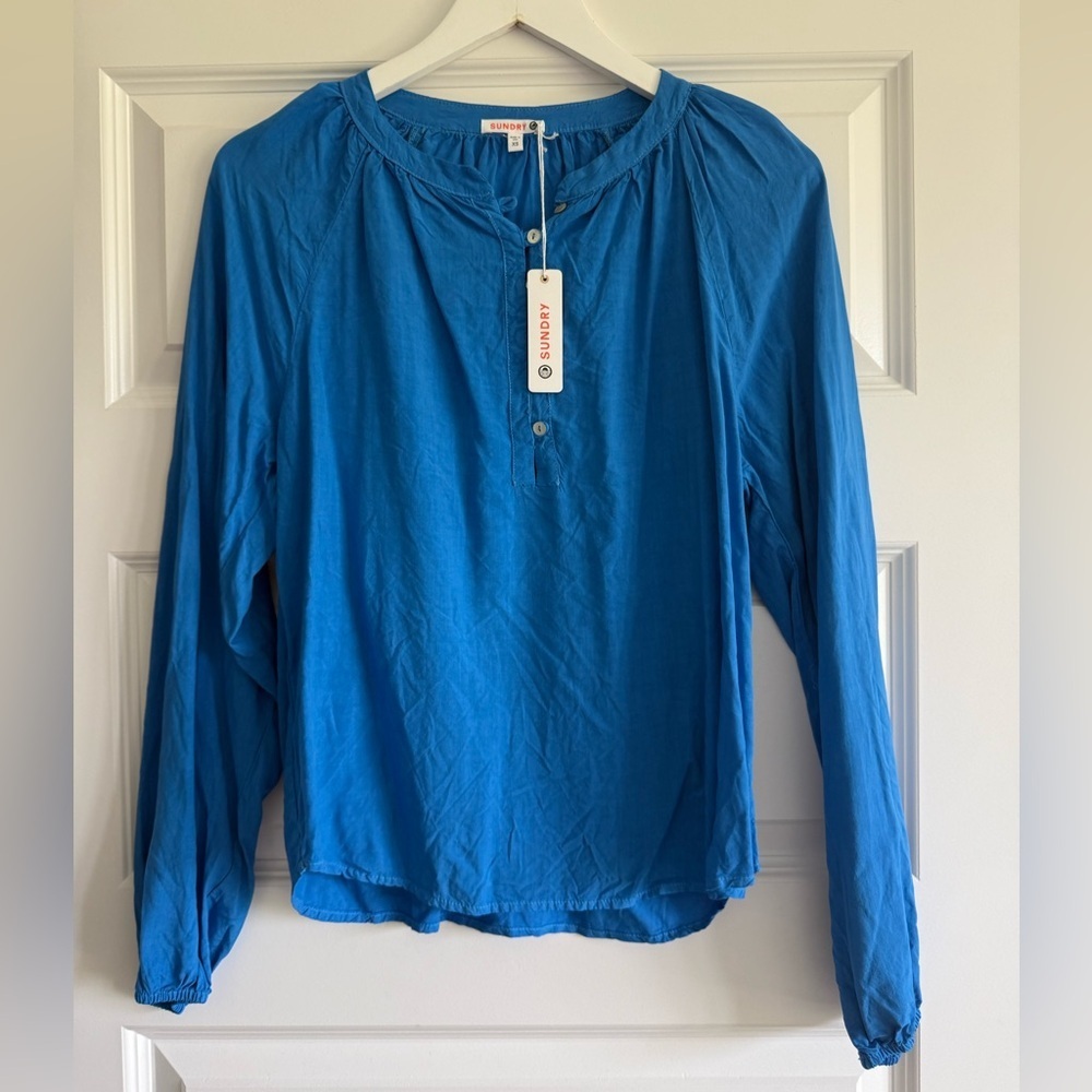Sundry Women's Long Sleeve Flowy Blouse in Blue